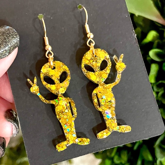Alien Acrylic Earrings - Picture 3 of 9
